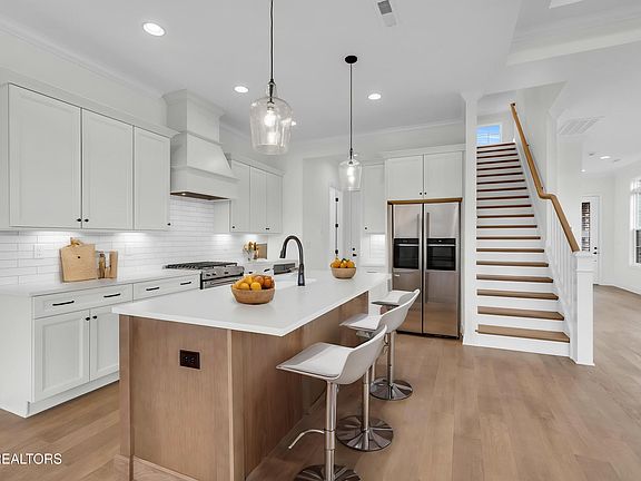 7th image of this home