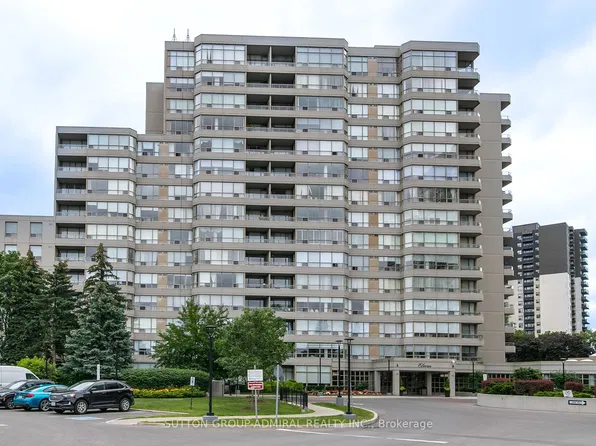11 Townsgate Dr #814, Vaughan, ON L4J 8G4