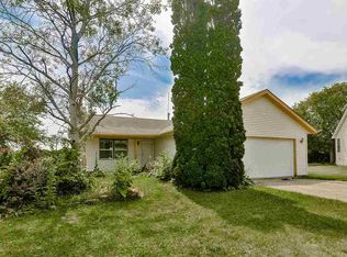 110 Wenatchee Way SW, Poplar Grove, IL 61065