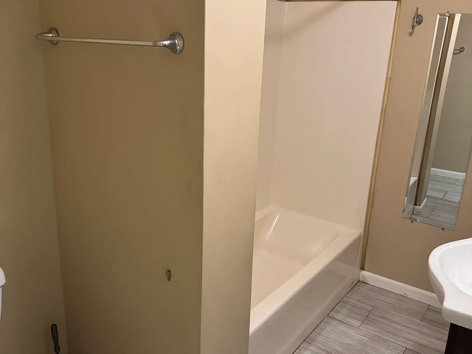 4 bed, 2000 sqft, $695 — Photo 4