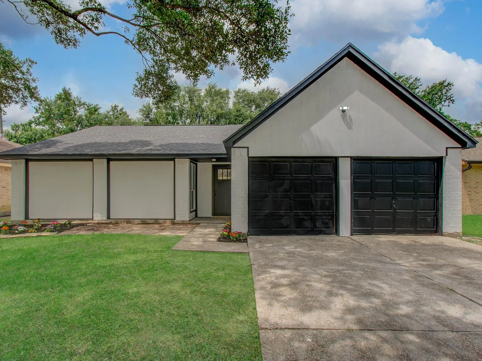 3 bed, 2.0 bath, 1428 sqft, $1,650 — Photo 1