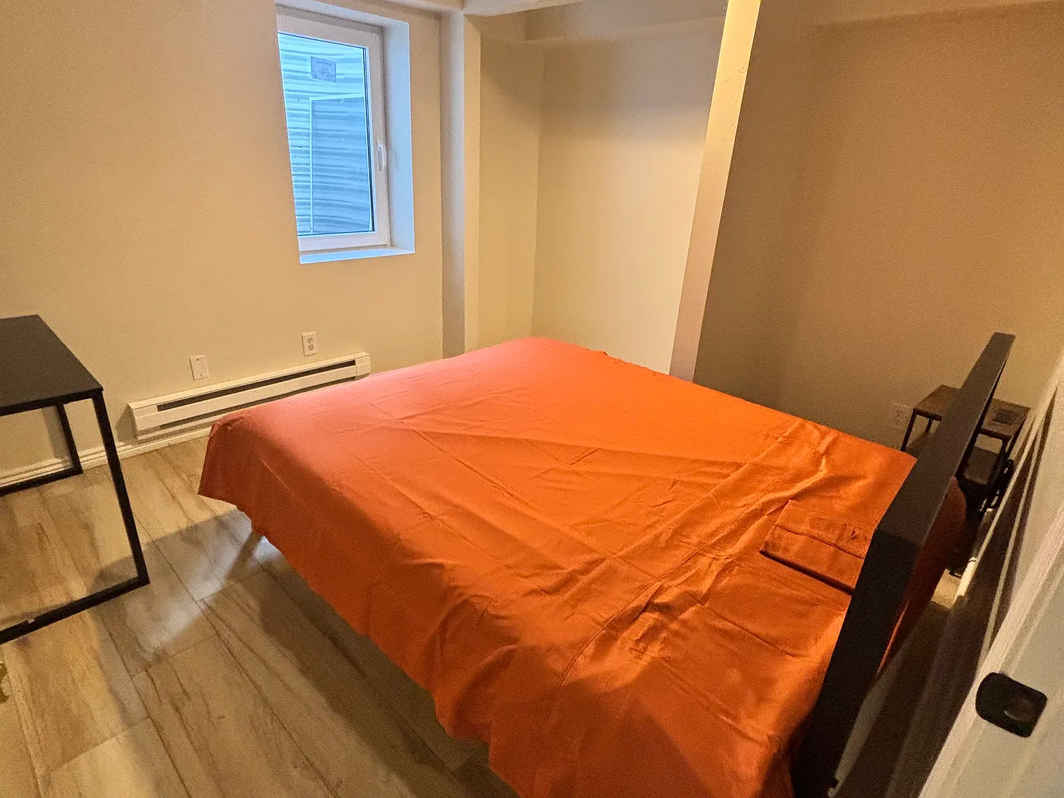 5 bed, 110 sqft, $899 — Photo 2