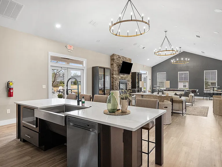 Riverwood Apartments — Photo 43