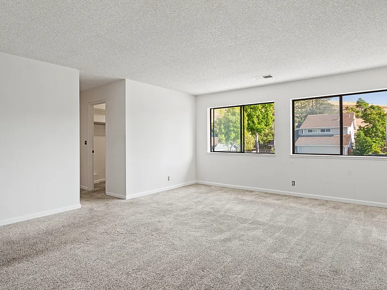 448 Lilac Ct — Photo 26