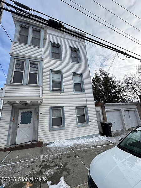 2nd image of 43 Oakwood Avenue