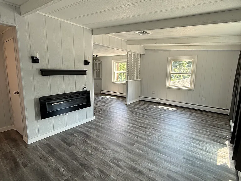 2285 Memorial Hwy #3 — Photo 3