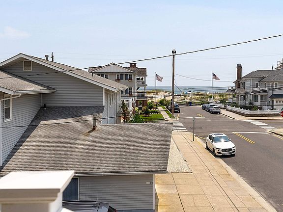 3rd image of 403 53rd St #403