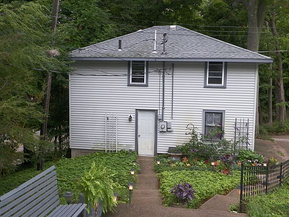   B Dbl car garage/apt