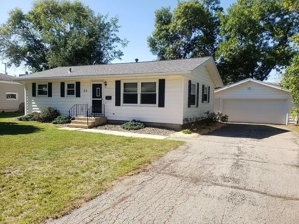 713 Reichels Cir NE, Stewartville, MN 55976