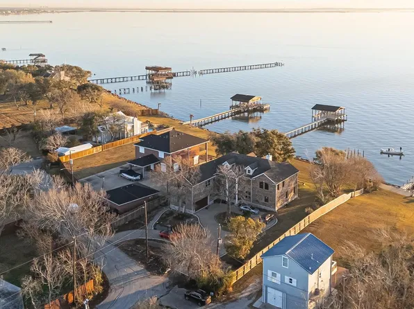 2011 Crescent Dr, La Porte, TX 77571