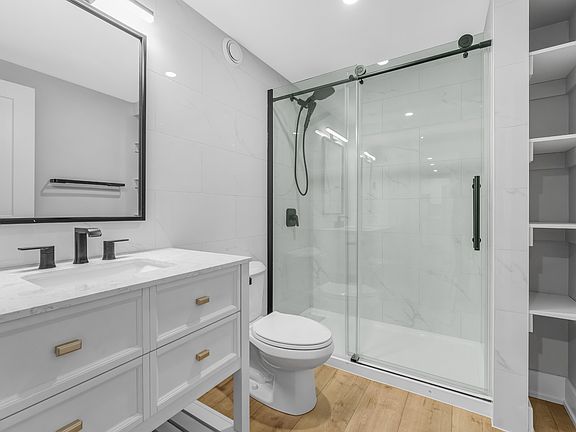 5th image of 76 Stonehurst Ave #2