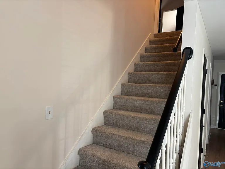 135 Suffolk Dr — Photo 22