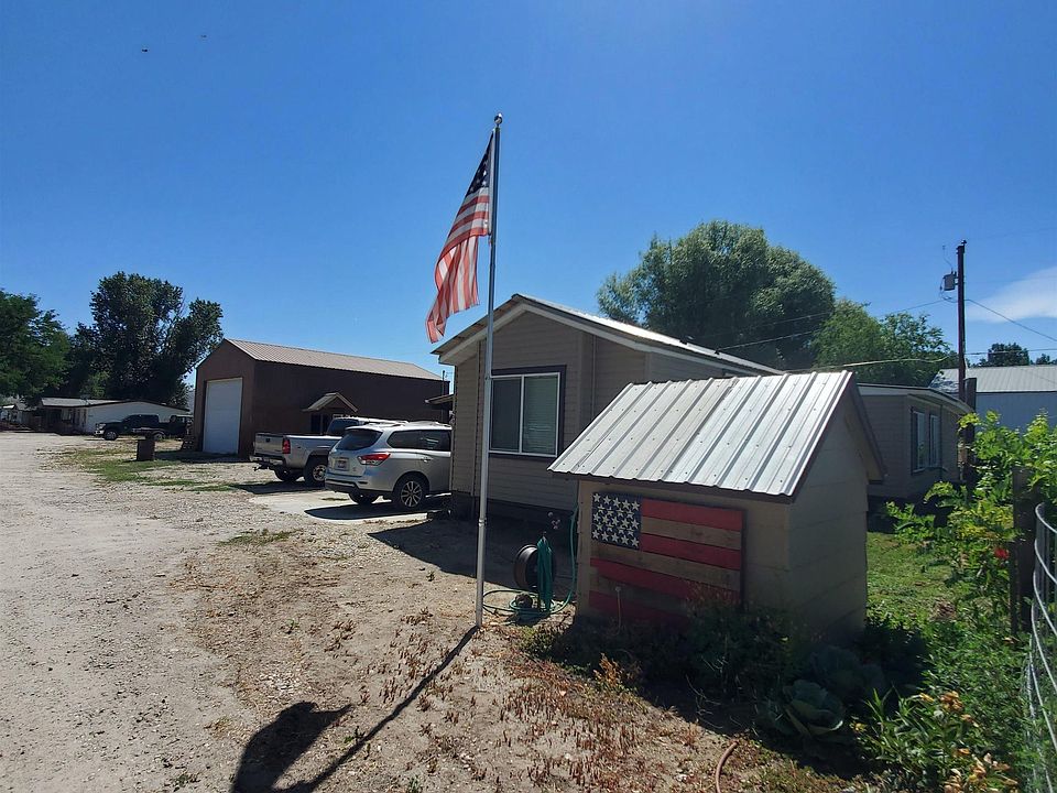 1st image of 409 W Highway 52