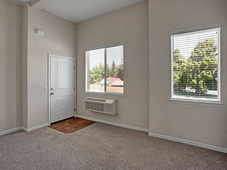 600 Riverside — Photo 14