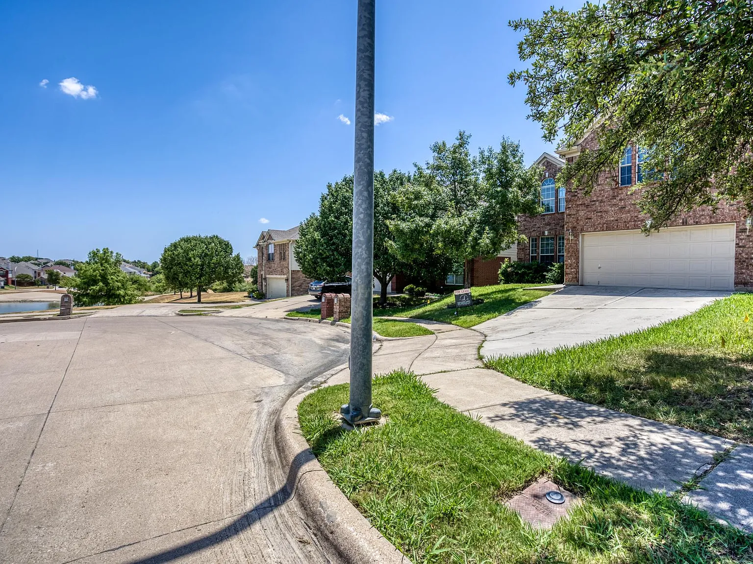 3 bed, 2368 sqft, $2,499 — Photo 4