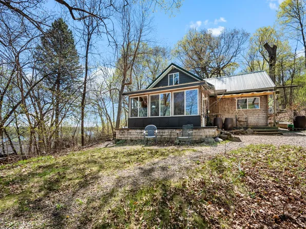 6711 Mohawk Dr, Chanhassen, MN 55317