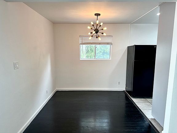 2nd image of 307 S Clark Dr APT 3