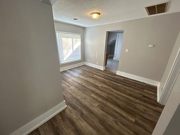 5th image of 3015 Oliver Ave N