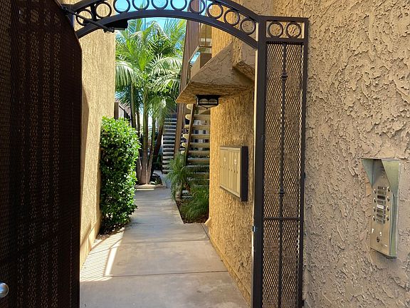 2nd image of 3867 38th St APT 5