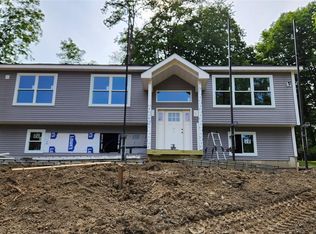 12 Hillside Dr, Yorktown Heights, NY 10598