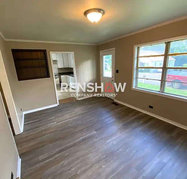 1528 Ewell Ave — Photo 2