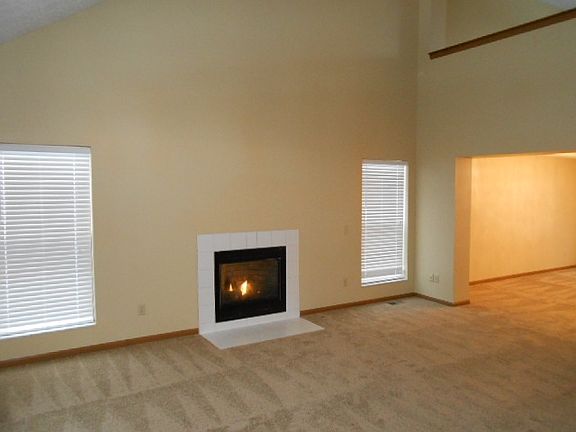 4th image of 3255 Jacklin Dr