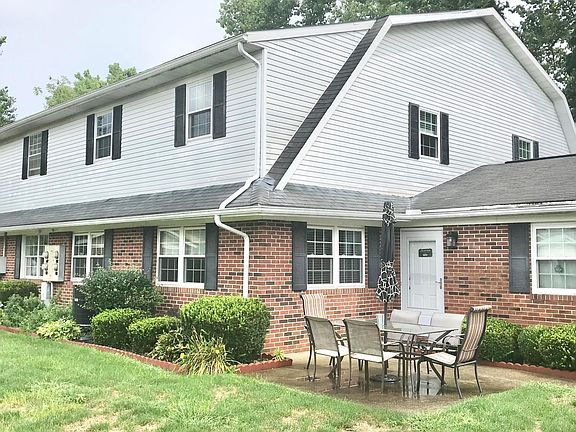 2nd image of 438 Canterbury Ct #A