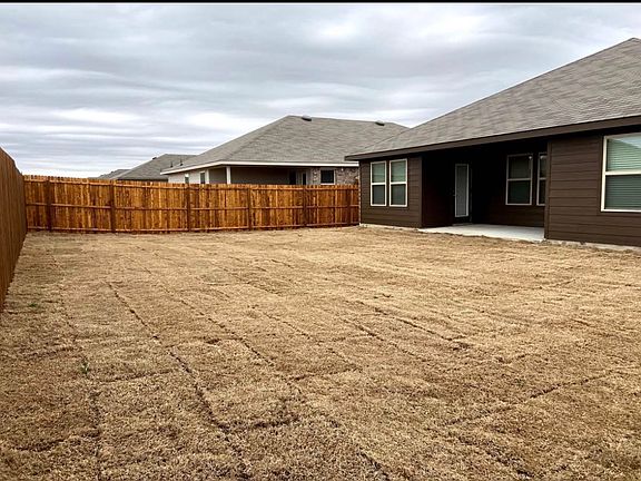 2nd image of 812 Cottonwood Way