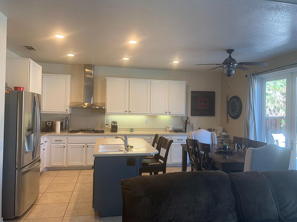 1st image of 29390 Oakmont Ct