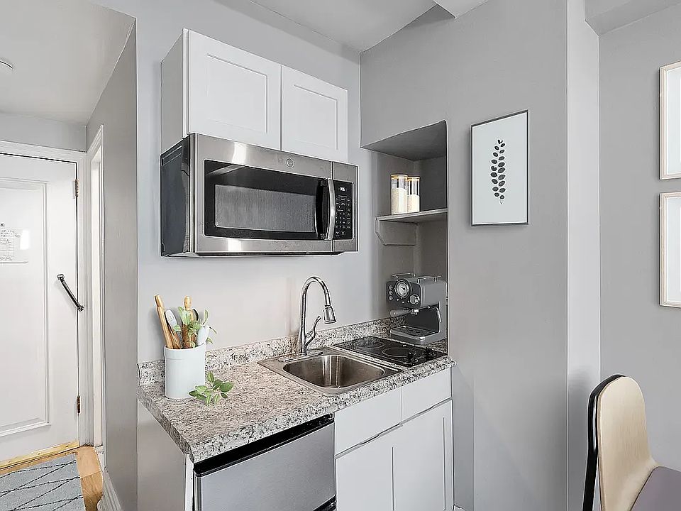 2nd image of 240 W 73rd St APT 919