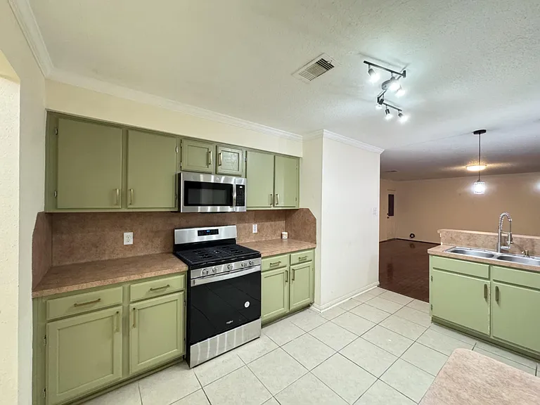 19538 Narcissus Brook Ln — Photo 9
