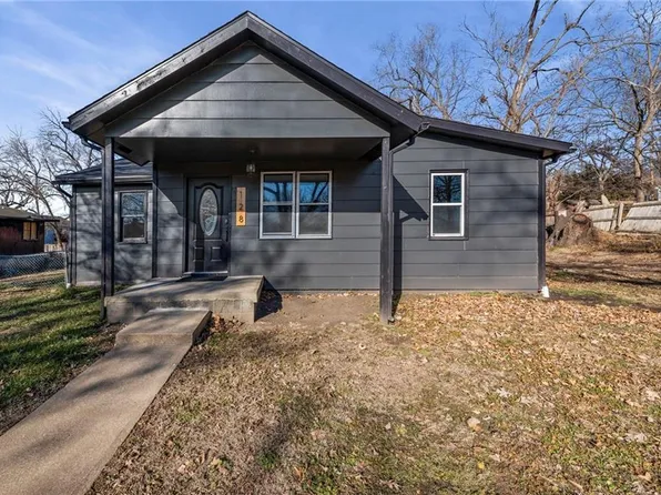 128 Logan St, Leavenworth, KS 66048