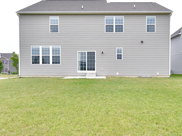 6013 Meadowview Dr — Photo 17