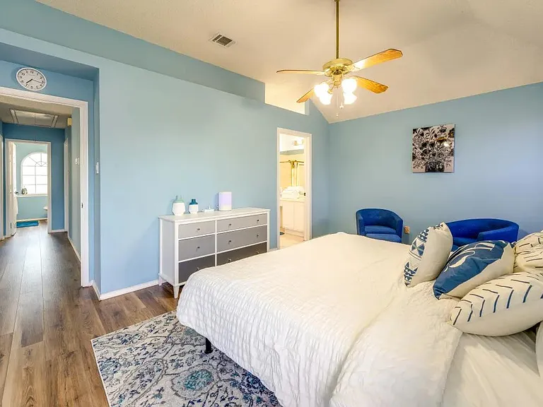 305 Indian Trail Ln — Photo 17