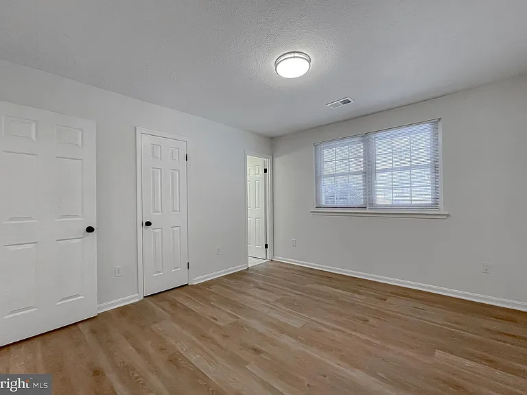 2094 Chapelside Ct — Photo 32