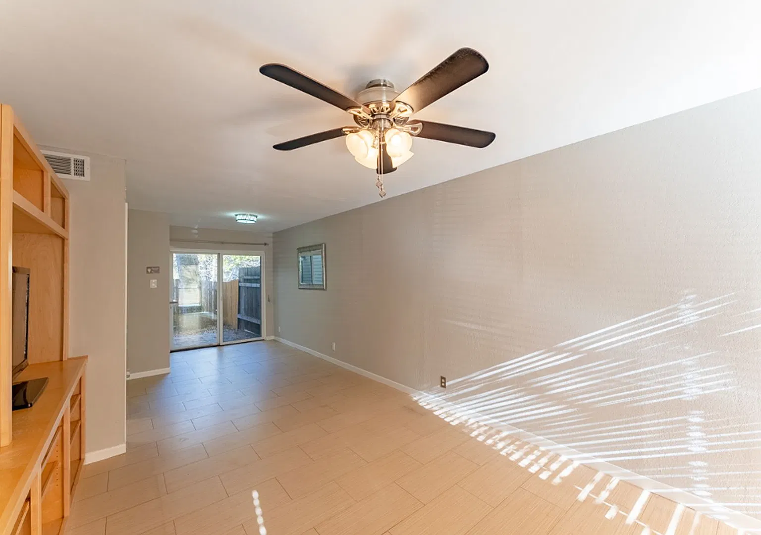 Conveniently Located 2 Bedroom/1.5 Bath Townhome in 78704 Area! — Photo 4