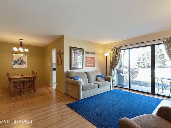 2nd image of 1392 Stratford Dr #1392