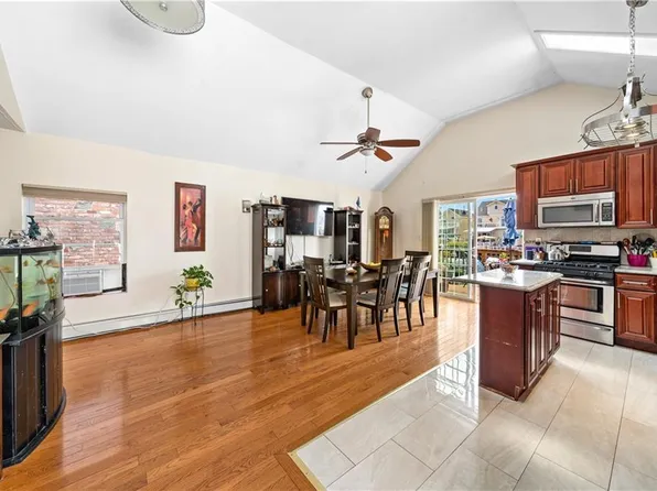 73 Bartlett Pl, Brooklyn, NY 11229