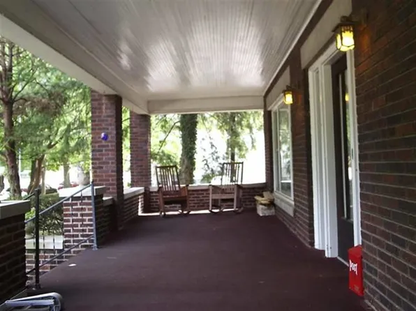 424 Blackman St, Clinton, IN 47842