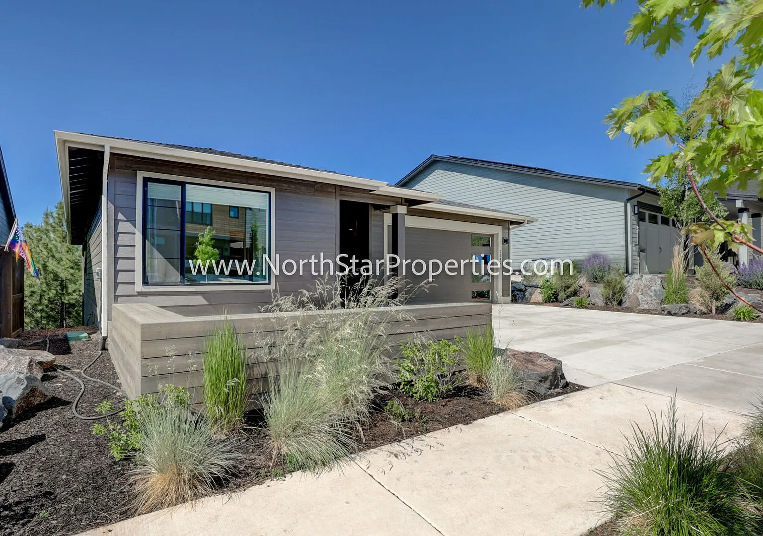Beautiful home in NW Bend — Photo 3