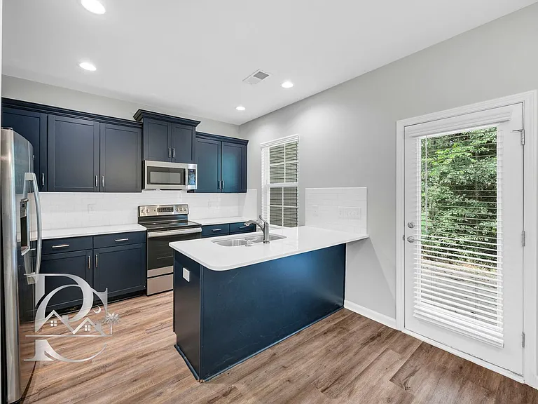 183 Northwood St — Photo 10