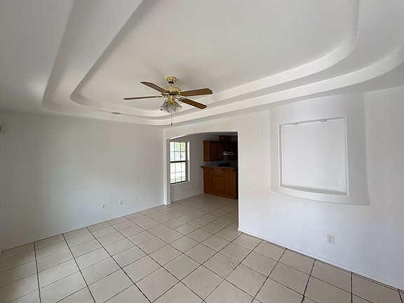 4th image of 2207 W Candlelight Ln #4