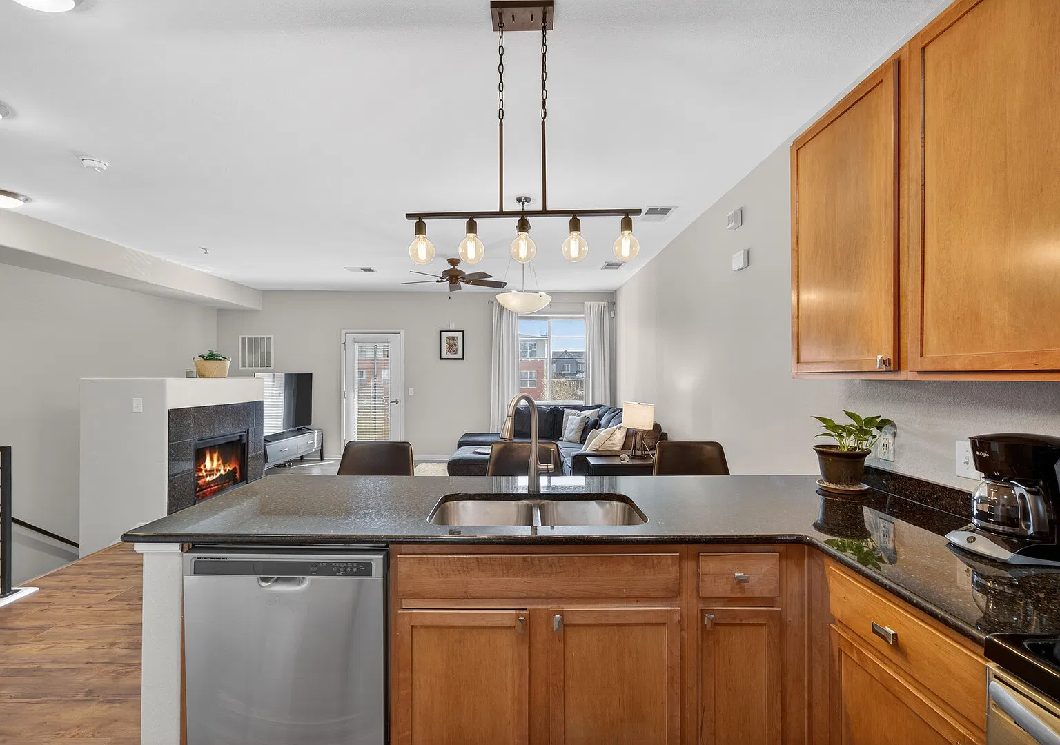 Fully Furnished 2 Bed / 3 Bath Condo For Rent - Park Hill Denver, Co! — Photo 2