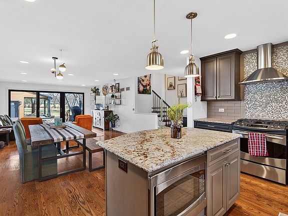 2nd image of 1335 Wilmot Rd