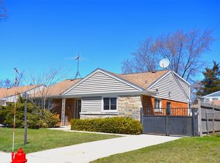 7344 Davis St, Morton Grove, IL