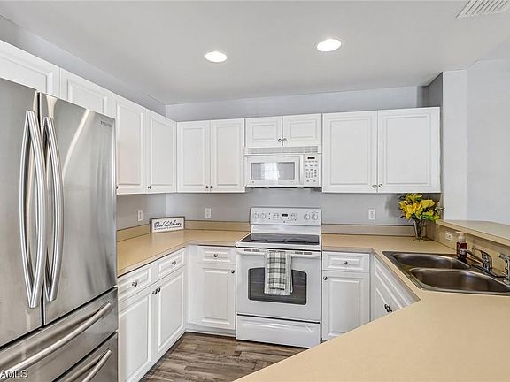 3rd image of 3964 Pomodoro Cir Unit 101