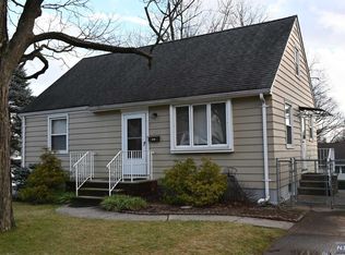150 Burr Pl, Hasbrouck Heights, NJ 07604