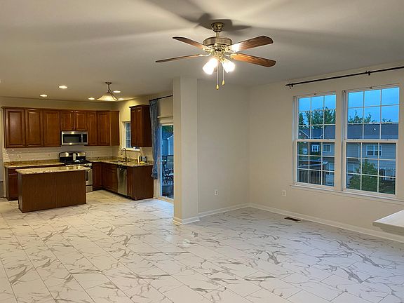 4th image of 3083 American Eagle Blvd