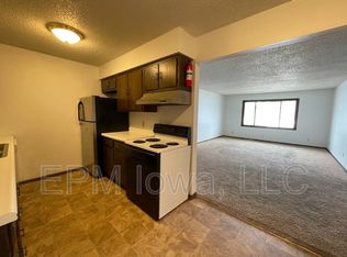 1047 Langley Rd APT 6, Waterloo, IA 50702