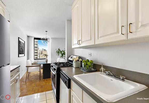 4th image of 1619 3rd Ave APT 16F